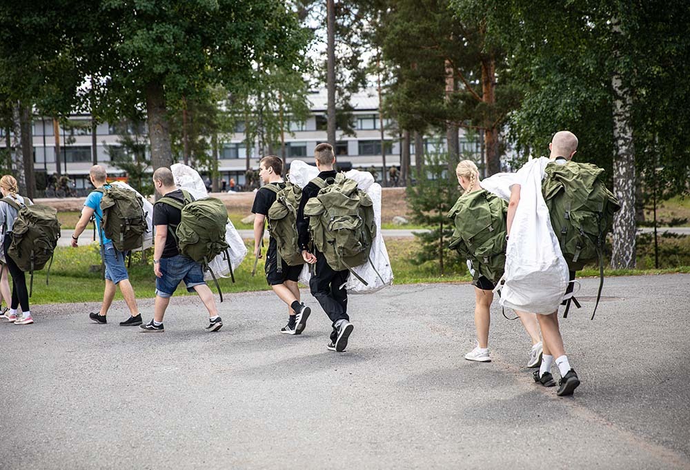 Uusia alokkaita Porin prikaatissa, Säkylässä.