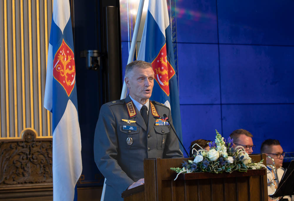 Kenraali Kivinen puhuu