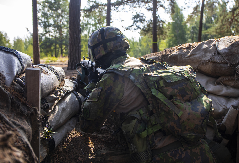 Suoja, joka taipuu moneen taisteluun