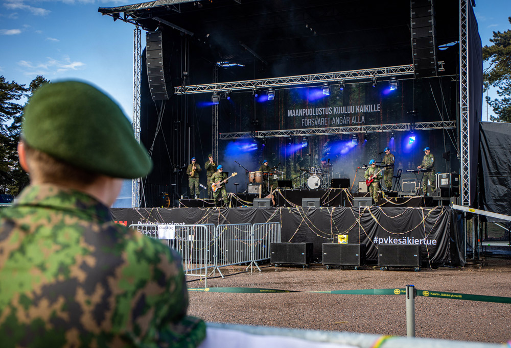 Kaartin soittokunnan varusmiesbändi esiintyi ensimmäistä kertaa