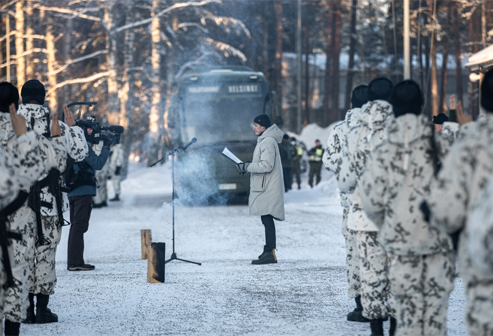 Vala ja vakuutus lausuttiin Robinin tahtiin Upinniemessä