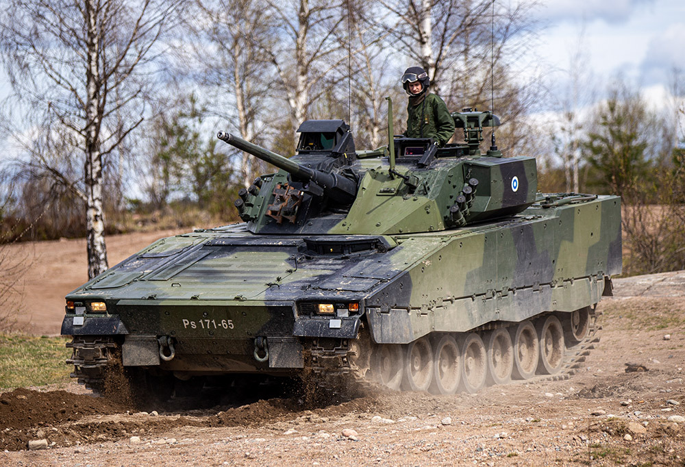 Kuvassa tekstissä mainittu panssariajoneuvo.