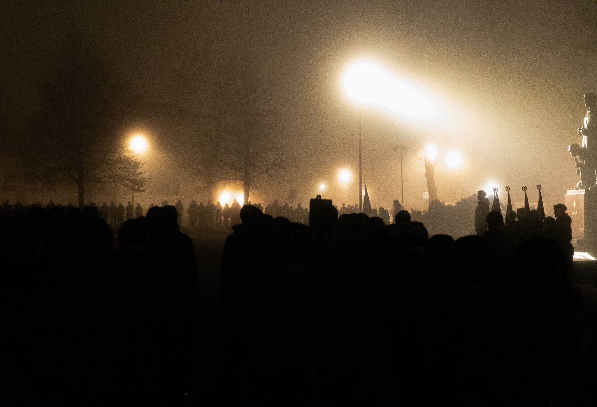 Kuvassa nimitetään oppilaskorpraalit upseerioppilaiksi.