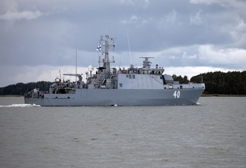 Kuvassa on miinantorjunta-alus Katanpää.
