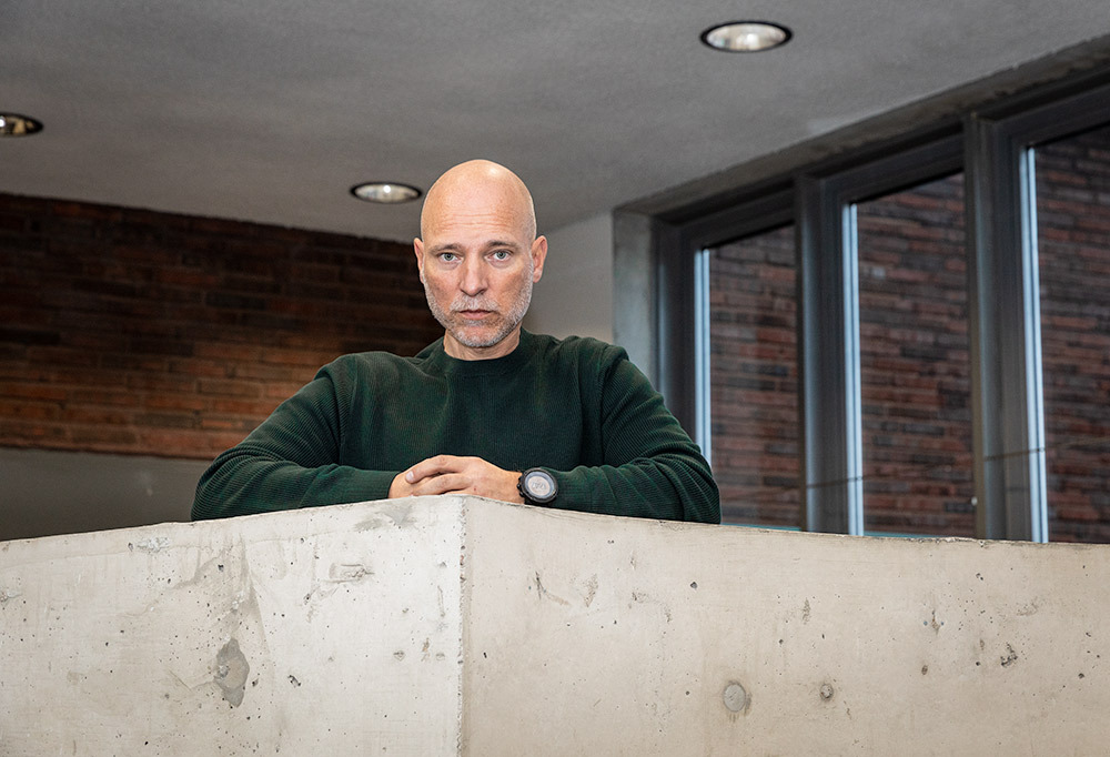 Kuvassa Aku Louhimies.