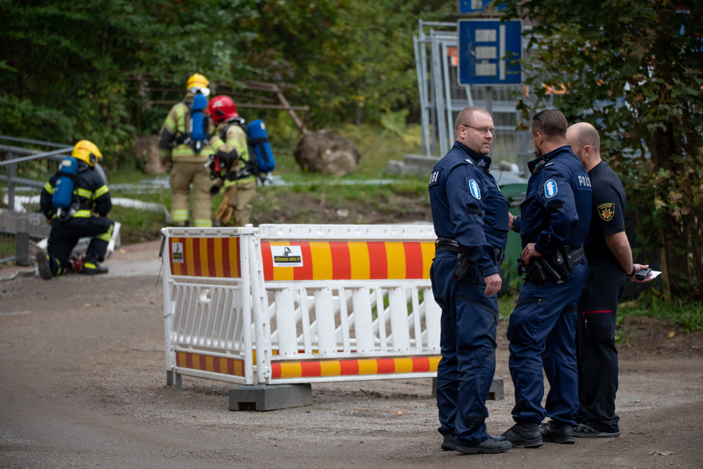 Kuvassa Kanta-Hämeen Poliisi ja Kanta-Hämeen Pelastuslaitos harjoittelemassa.