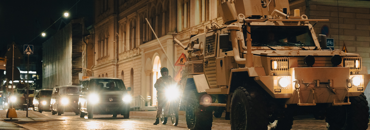 Helsingissä harjoiteltiin viranomaisyhteistyötä, kiinniottoa ja suojaustehtäviä läpi yön.