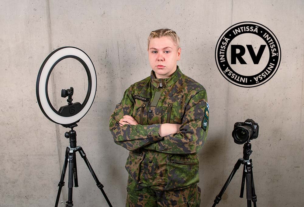 Kuvassa kaartinjääkäri Oona Myöhänen.