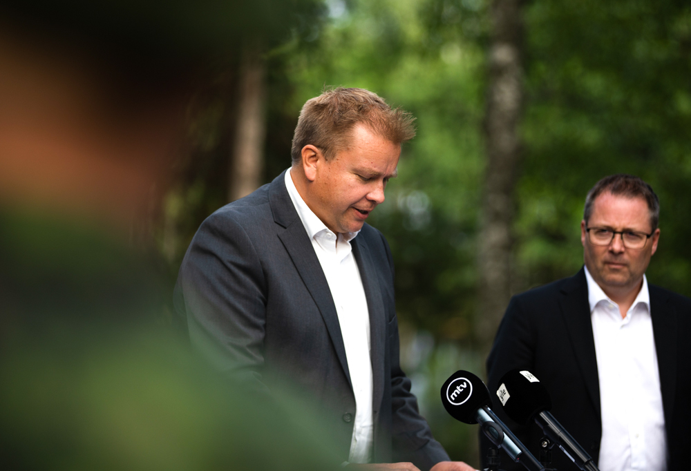 Kuvassa Suomen puolustusministeri Antti Kaikkonen ja Norjan puolustusministeri Bjørn Arild Gram