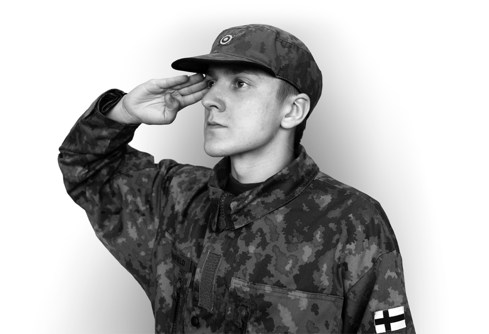 Kaartinjääkäri Matias Merrifield lipattaa.