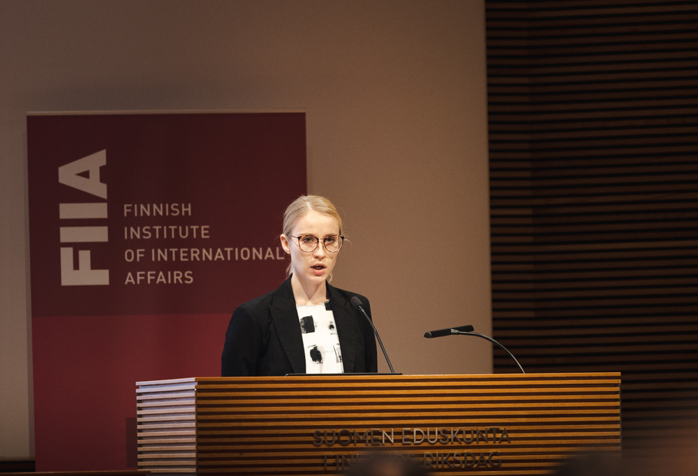 Kuvassa Tyyne Karjalainen.