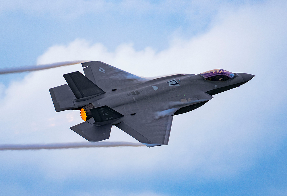 F-35 hävittäjä.