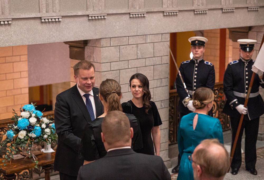Puolustusministeri otti vastaan vieraitaan.