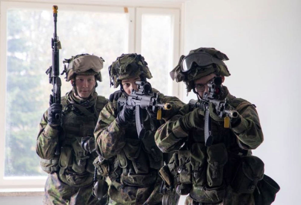 Sotilaita harjoittelemassa