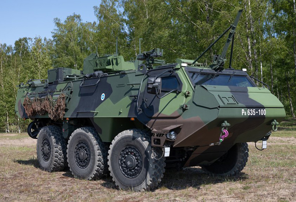 Kuljetuspanssariajoneuvo XA-300 Puolustusvoimien kalustokuvastossa.