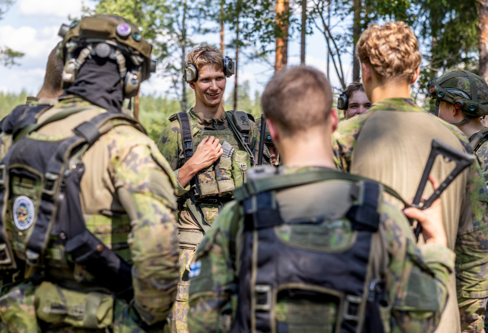 Kuvassa Kaartin jääkärirykmenttin sotilaspoliiseja.