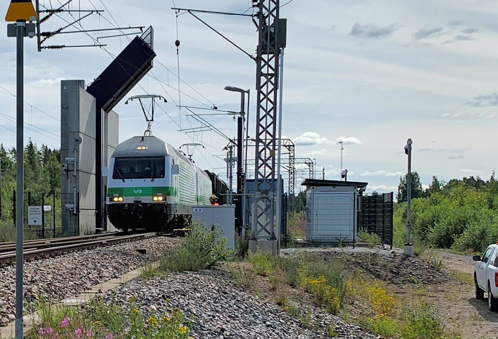 Uusinta läpivalaisutekniikkaa itärajalle