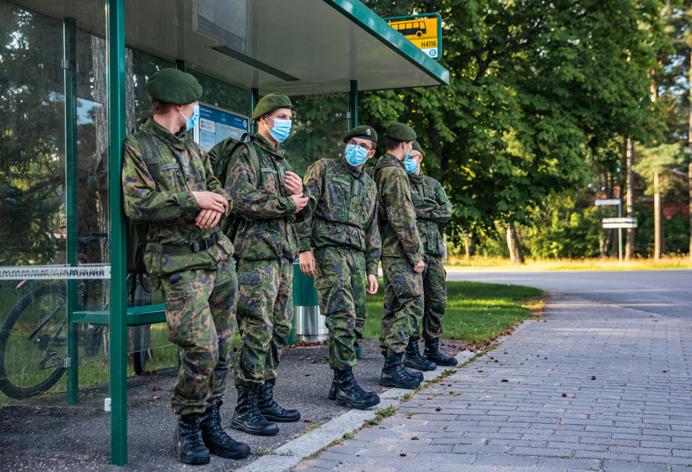 Puolustusvoimat otti kasvomaskit käyttöön