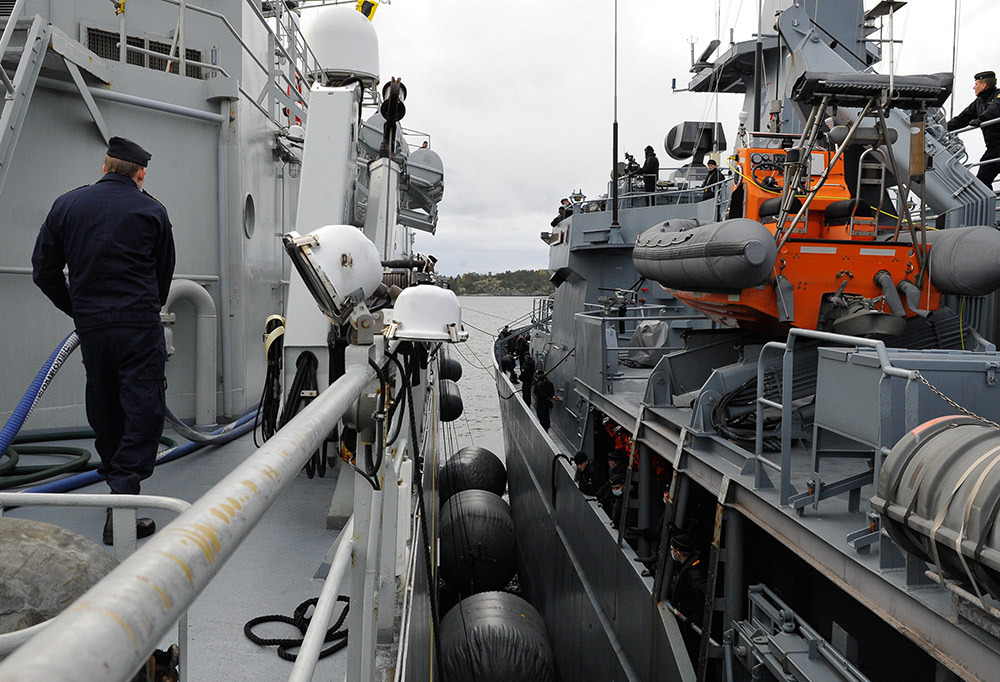 Suomen ja Ruotsin merivoimien alukset harjoittelevat yhdessä