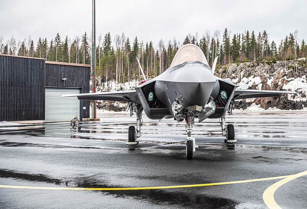 Kuvassa Suomen puolustusvoimien hankkima F-35 monitoimihävittäjä.