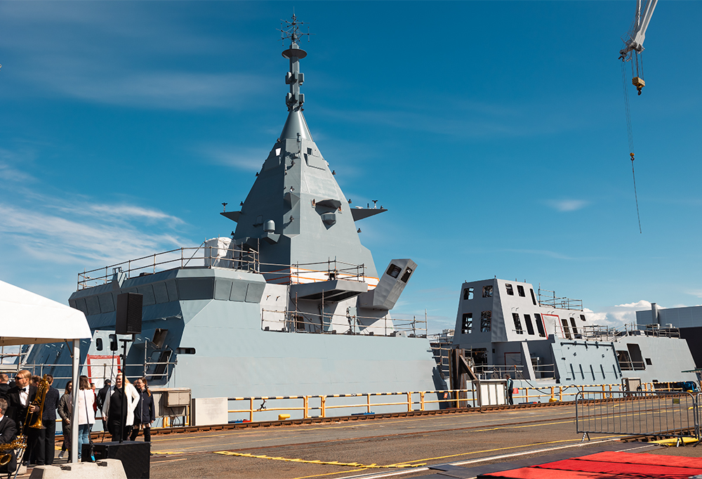 Kuvassa näkyy Pohjamaa-luokan alus.