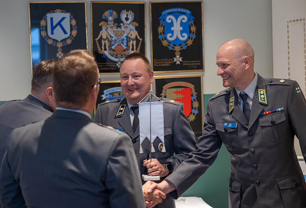 SEAL ry:n puheenjohtaja Lasse Lahdenmaa ja pääluottamusmies Esa Lappi