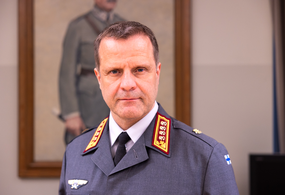 Kuvassa Puolustusvoimain uusi komentaja, kenraali Janne Jaakkola.