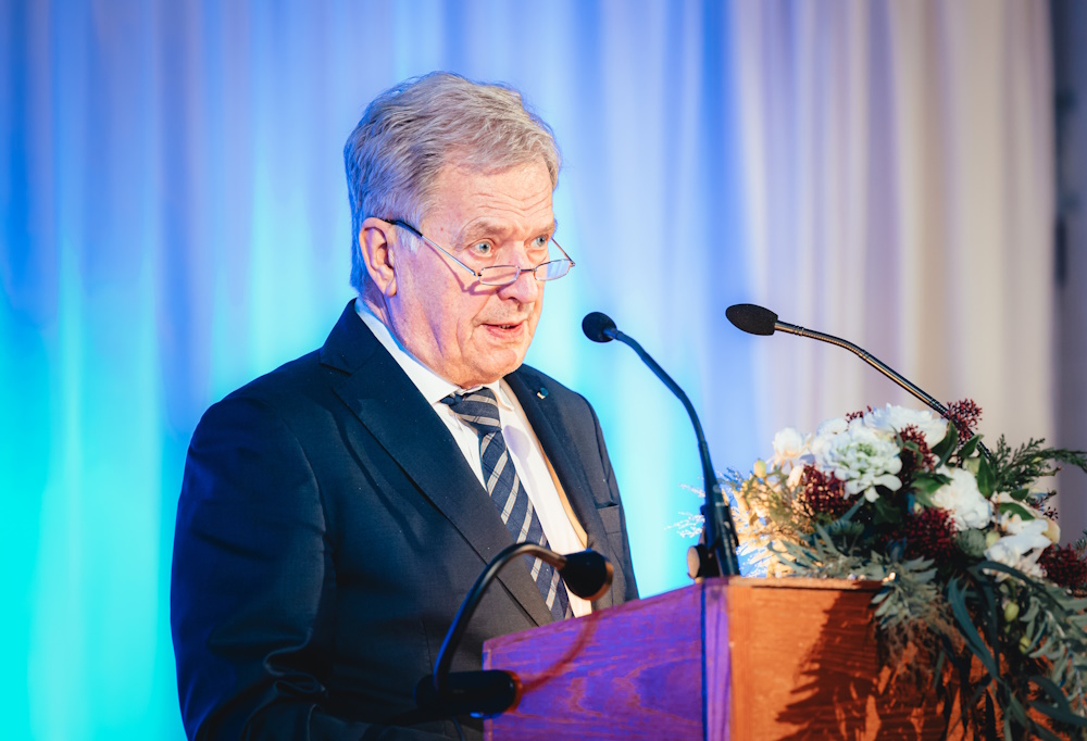 Kuvassa tasavallan presidentti Sauli Niinistö pitämässä puhetta Kaunialan sairaalan joulujuhlassa.