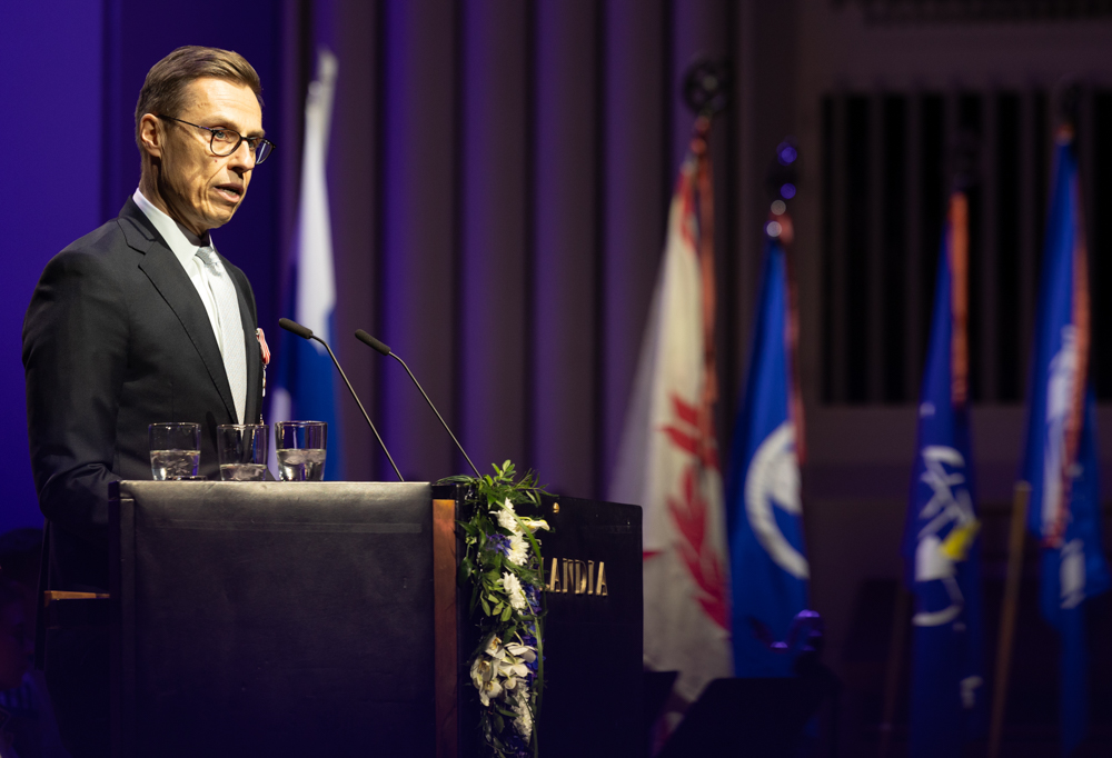 Tasavallan presidentti Alexander Stubb pitämässä puhetta.