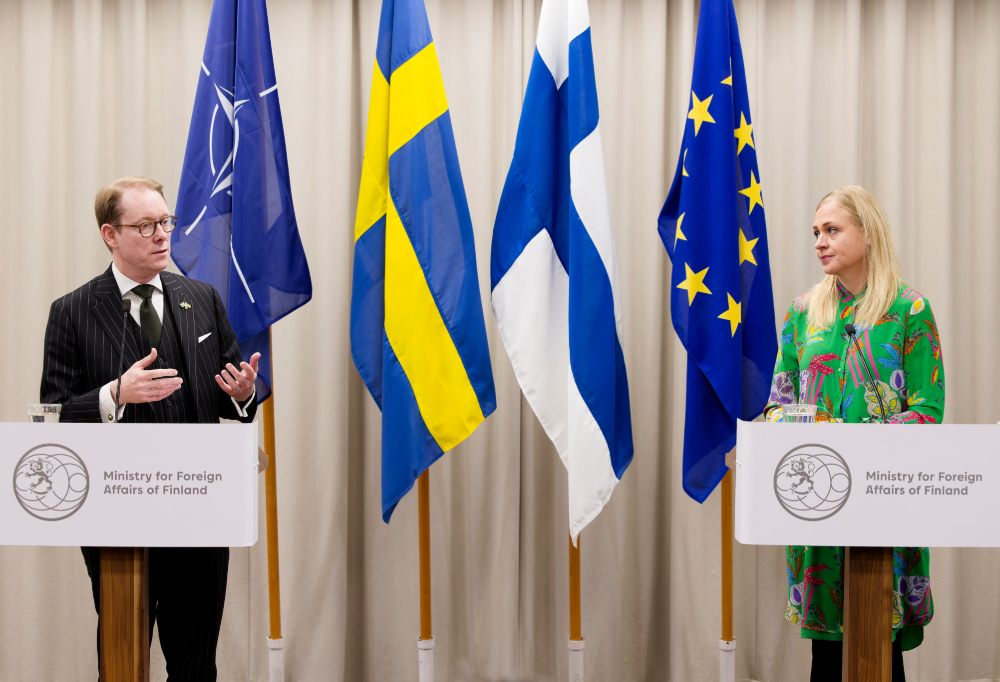 Kuvassa ovat Ruotsin ja Suomen ulkoministerit.