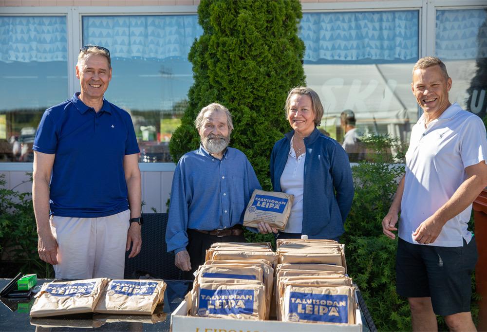 Kuvassa Seppo Kolehmainen, Hannes Tuovinen sekä Camilla ja Niclas von Bonsdorff.