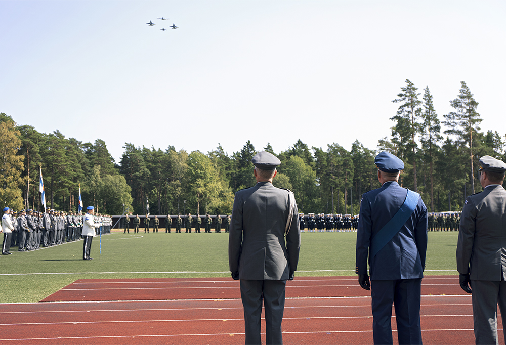 Puolustusvoimain Komentaja Vaihtui - Ruotuväki