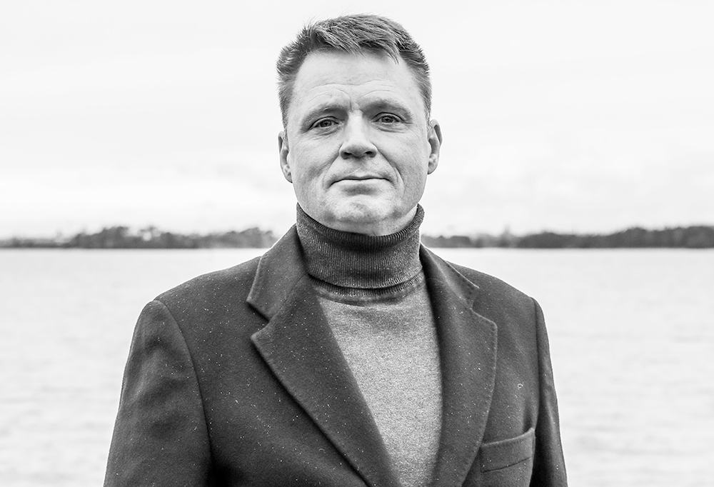 Aki-Mauri Huhtinen kuvassa.