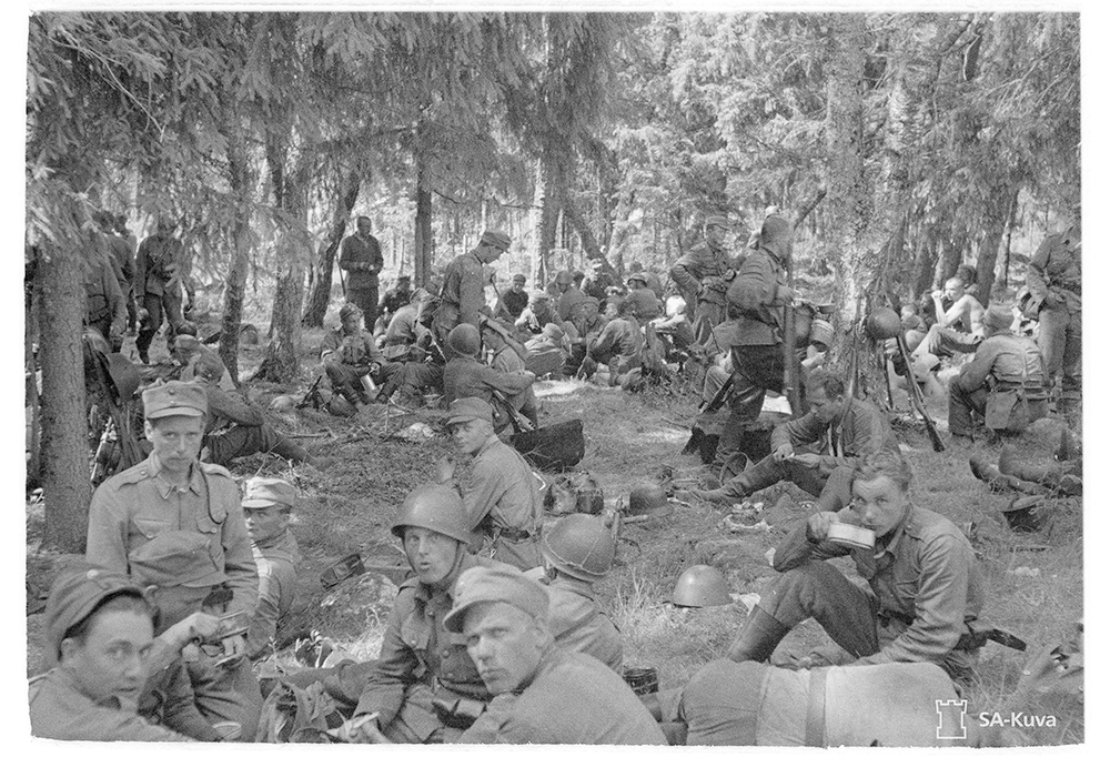 Kuvassa Teikarin taistelijoita.