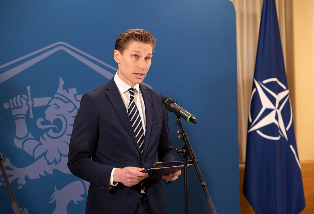 Kuvassa puolustusministeri Antti Häkkänen.