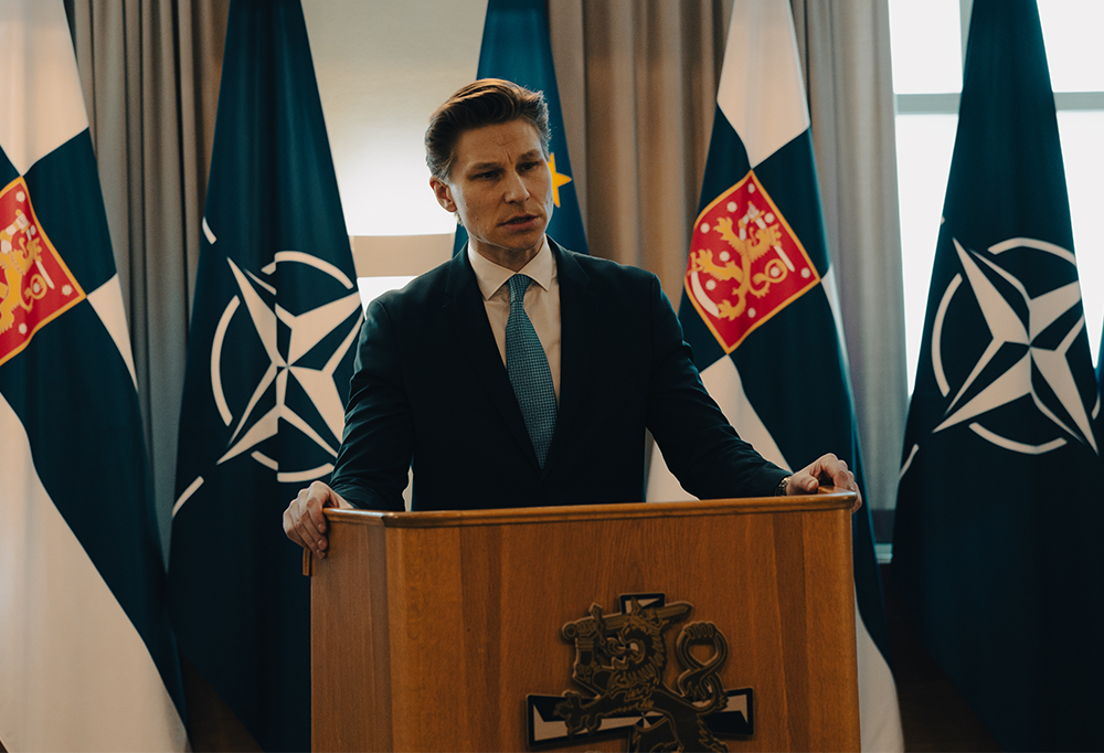 Puolustusministeri Antti Häkkänen pitää puhetta.