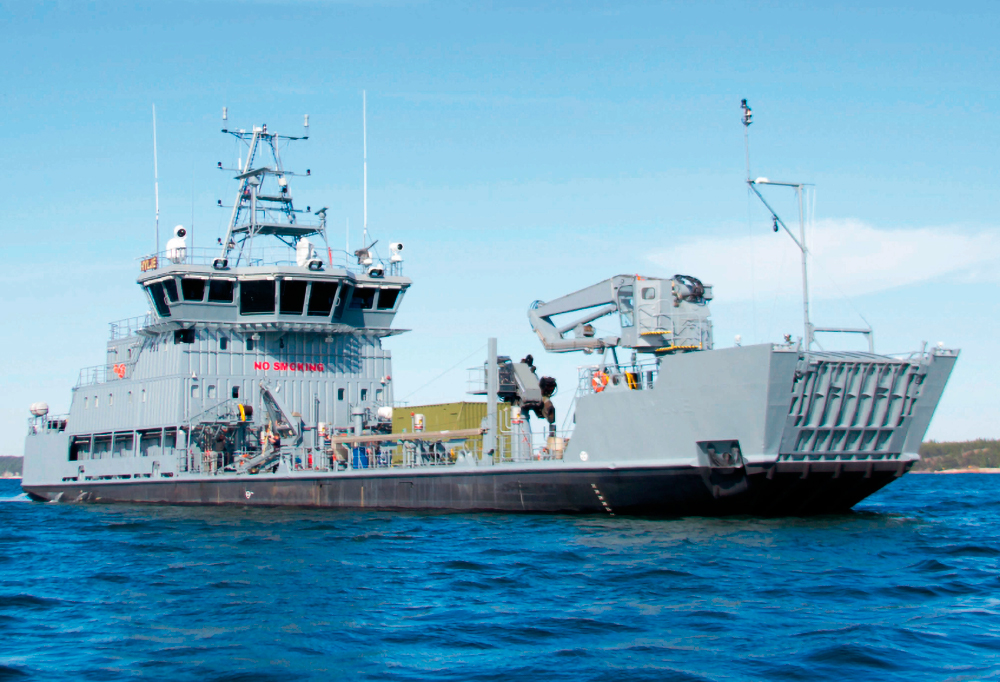 Merivoimat mukana öljynpoisto-operaatiossa Saaristomerellä