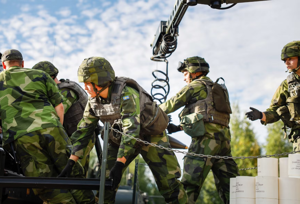 Kuvassa on ruotsalaisia sotilaita.