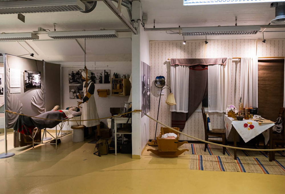 Kuvassa näkyy museon demonstraatio ulospäin pimennetystä huoneesta.