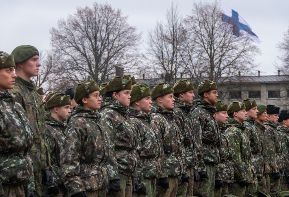 Kuvassa Haminassa palvelleita reserviupseerikoulutettuja.