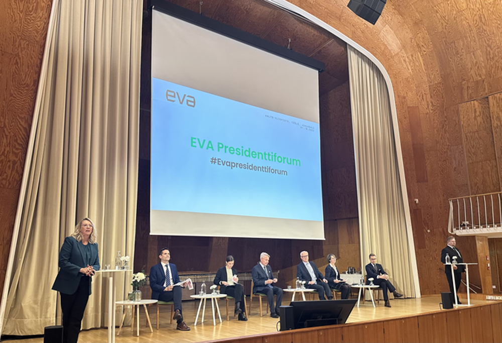 Kuvassa on presidenttiehdokkaita Elinkeinoelämän valtuuskunnan tentissä.