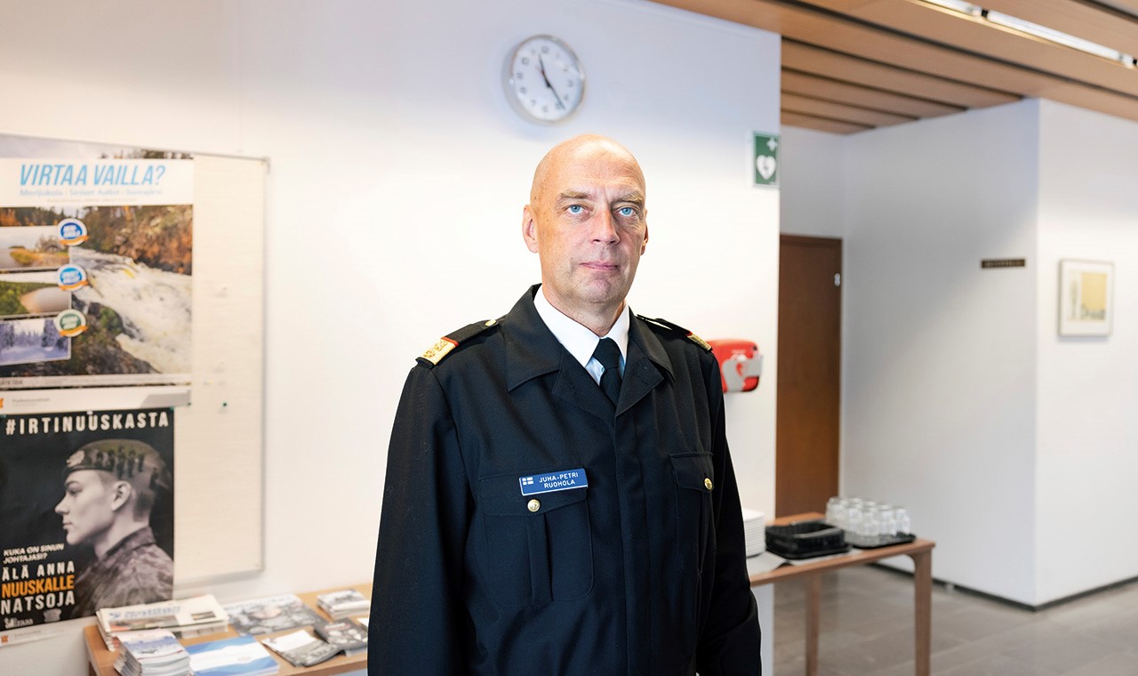 Kuvassa puolustusvoimain ylilääkäri Juha-Petri Ruohola
