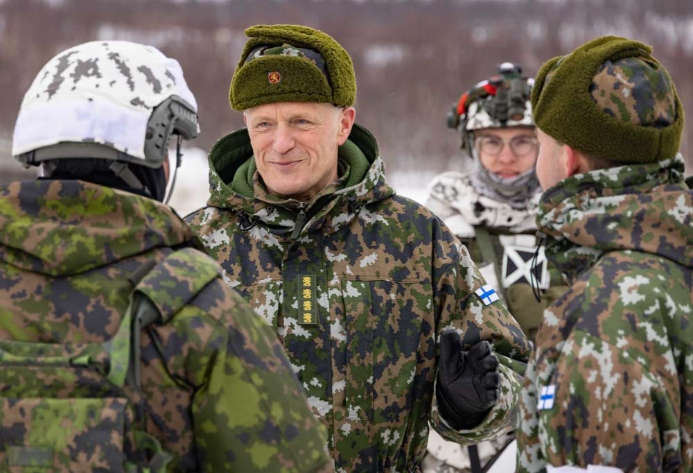 Puolustuvoimain komentaja,  kenraali Timo Kivinen Cold Response -harjoituksessa.